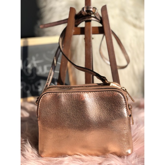 ✨✨ Vintage style 3 Layer compartment Crossbody 💕 - Picture 1 of 6